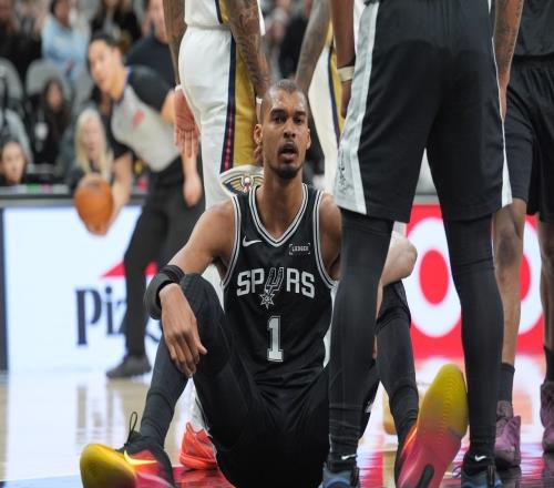 锡安24+10力压文班！鹈鹕客场擒马刺，关键卡位战展露强队本色