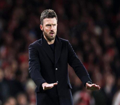 豪门悲喜夜！曼联32阿森纳，卡里克神了！巴萨30登顶，维拉奏凯