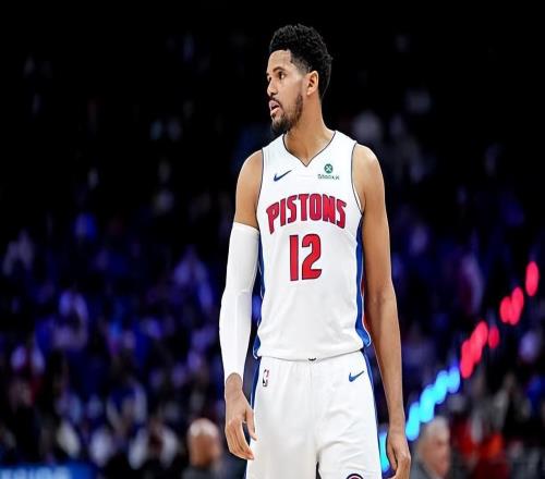 打弱队轻轻松松，打强队相当吃力，活塞锋线老将的稳定性令人担心