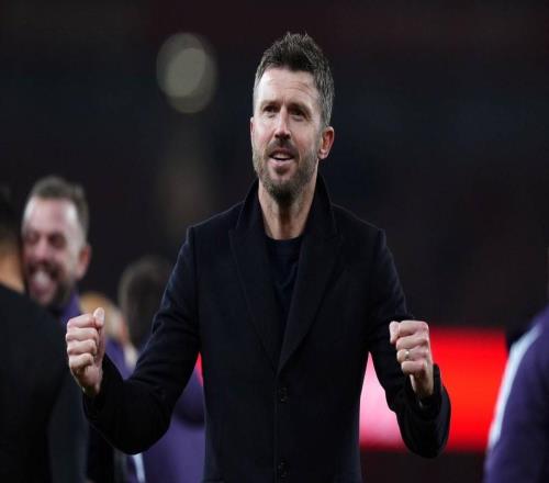 自2010年2月以来，曼联是首支英超两连胜且击败前二名的球队