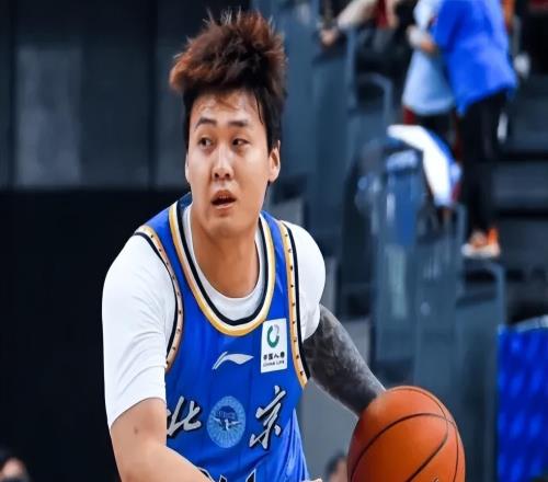 北京伤情更新！小曾水肿争取下场，赵睿无碍争取下场，周琦无好转