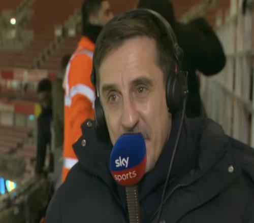 内维尔：曼联这几天的比赛太好看了，他们本赛季有机会进前四