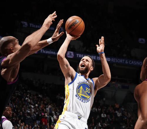 5连败！残阵勇士复仇森林狼，库里创NBA第一神迹，华兹32分8失误