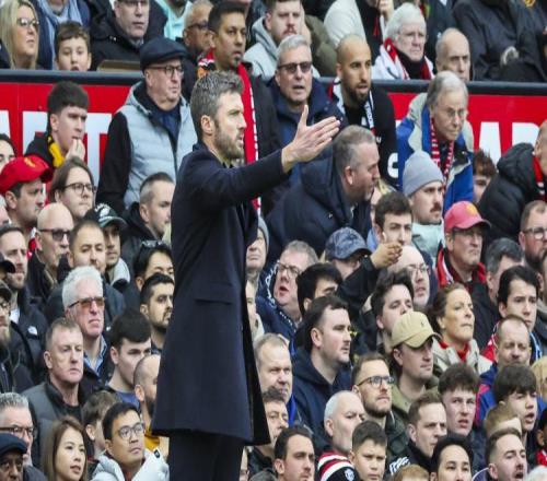 客胜枪手喜提两连胜！临时主帅卡里克为何总能在曼联“救火”成功