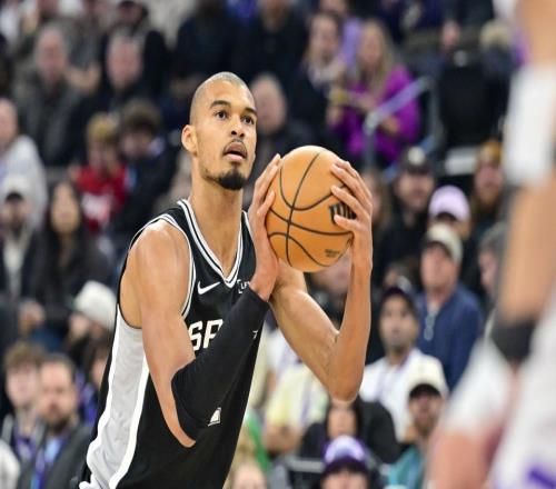 大爆冷！文班16+16外线哑火输锡安马刺不敌倒数第一暴露3大问题