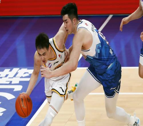 辽宁队单节4分原因找到，杨鸣实话实说，单外援就出问题