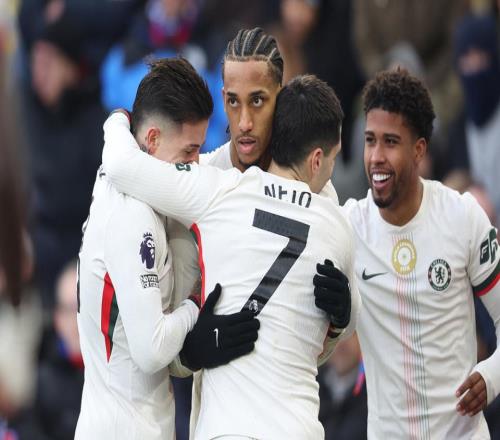 切尔西30十人水晶宫！双线3连胜升英超第518岁天才传射+一条龙