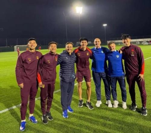 执教前景难乐观！卡纳瓦罗跟前广州队球员重聚，韦世豪笑得最开心