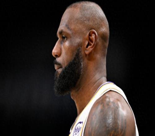 256！湖人吊打东部豪门，詹姆斯梦回巅峰，打服主场球迷