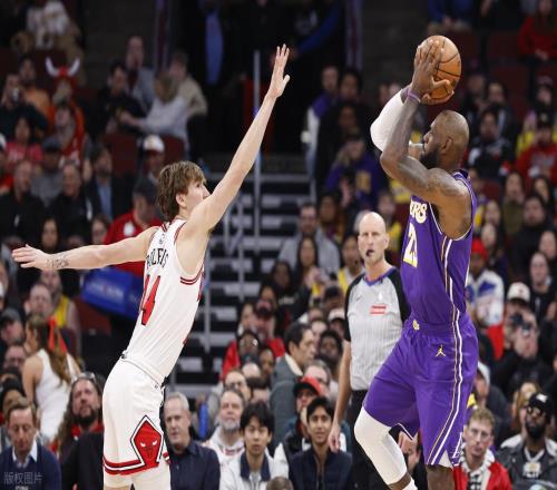 湖人赢公牛，东契奇46+11队史首人，詹姆斯创下NBA历史第一神迹