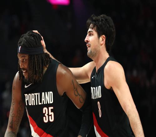 开拓者伤病报告更新：罗威可以出战，阿夫迪亚缺阵