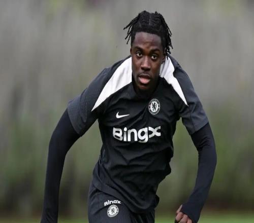 好久不见，切尔西中场拉维亚时隔数月终于恢复训练