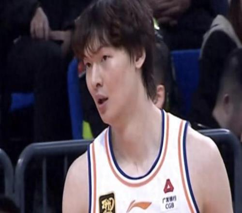 徐昕缺阵上海逆转广州，王哲林25分万分先生现役第一历史第六