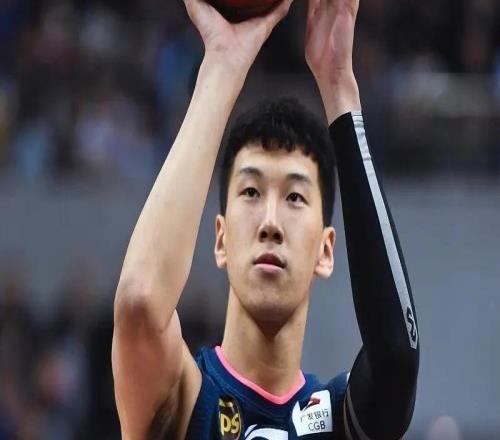 广东红黑榜：胡明轩关键三分，萨林杰被裁倒计时，杜润旺提款机