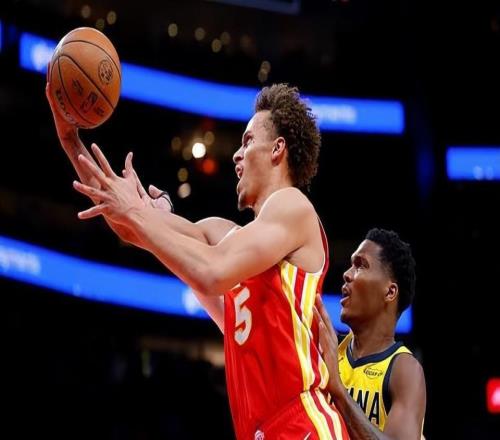 传球能力并不差，老鹰后场新星身上还有不小的潜力可以挖掘