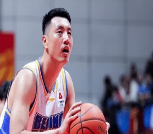 胜山西谁注意翟晓川赛后伤势双腿拉伤绑满绷带，看着都残忍！