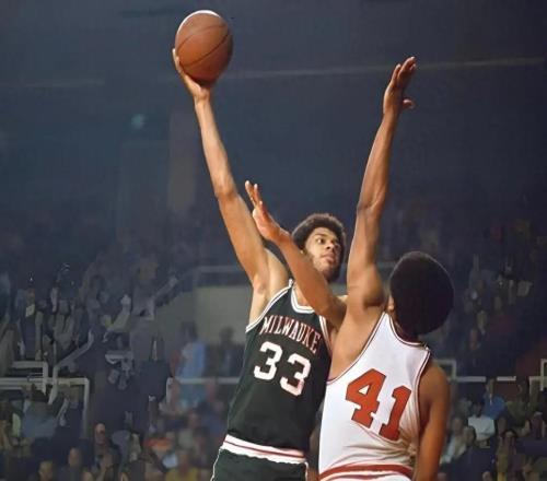 单赛季包揽MVP+FMVP+得分王有多难NBA仅4人做到，詹姆斯无缘