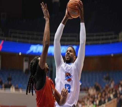 活久见！一场比赛打4个加时，CBA都没这场面，广东旧将首秀30+15