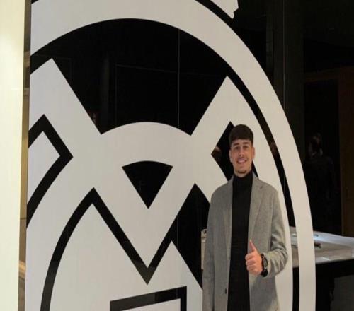 球员自宣，塞维利亚小将亚历克西斯西里亚已经与皇马签约