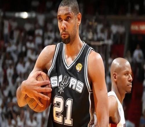 麦迪评历史最强阵太敢了！自入阵+詹打控卫，网友：保底十连冠