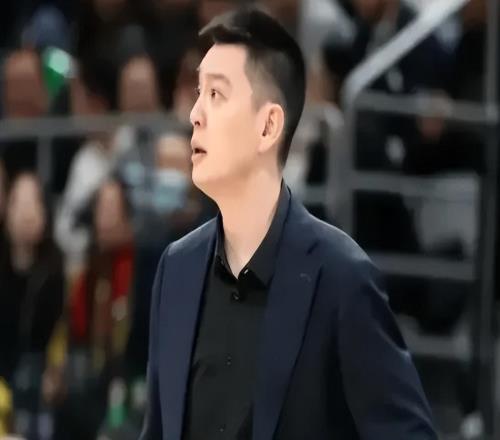 杨鸣73字回应辞职！愧疚对不起球迷，致谢队内支持，评论区太暖心