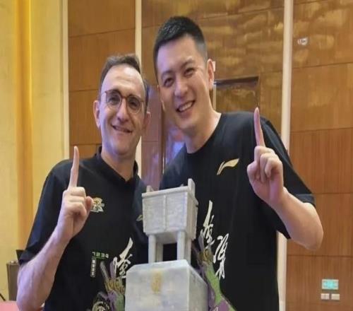 耐人寻味！杨鸣下课第一场辽篮狂胜52分，赛季首次破百全员都在笑