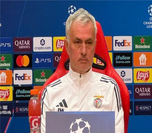 穆帅：没和阿韦洛亚联系过，我们之间不需要特意联系互祝好运