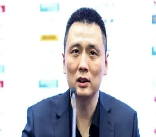 胜广州发布会！卢伟直指疲惫影响状态，点王哲林作用，谈内线问题