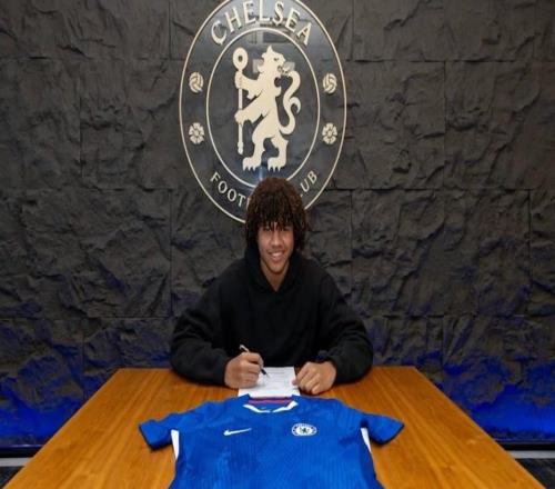 官方：切尔西与17岁小将雅各布霍尔签署职业合同