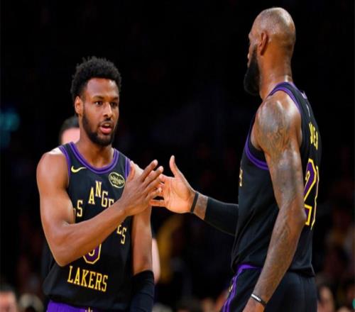 送詹姆斯+布朗尼回家！美媒晒3方10人交易方案：湖人获2大全明星