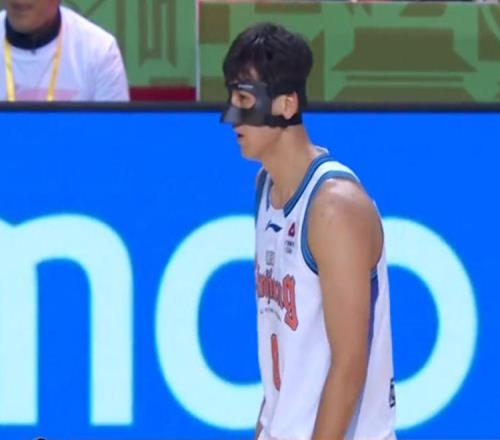 活久见！罚球三不沾葬送大好局面，疆迷评论区炸锅：是职业球员