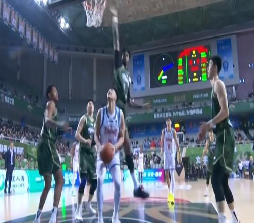 CBA太激烈，新疆1分惜败，山东连胜！积分榜如下：辽宁重回前12！