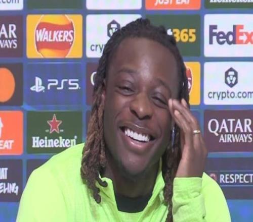 看到枪手输球感觉如何多库：倒也不是开心，我们要专注自己