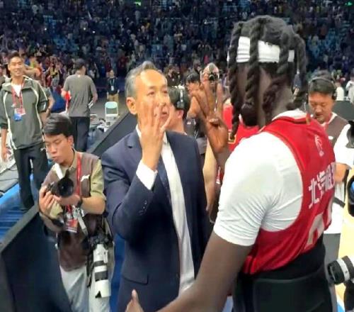 北京爆冷输球揪出最大罪人！迷信8中1的杰曼太教条，球迷：换杨鸣