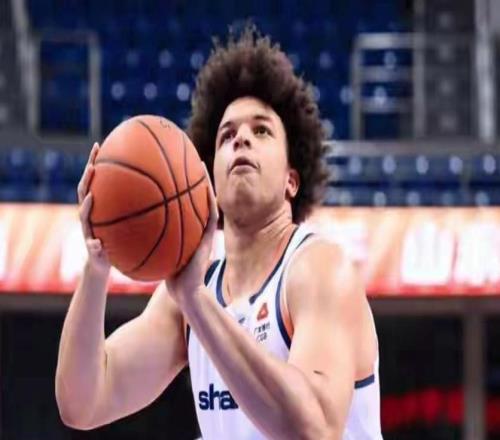 洛夫顿30分10板2助CBA上海9578广州刘颜诚14分