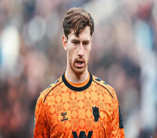 英媒：若维卡里奥离队，热刺考虑求购桑德兰门将罗埃夫斯