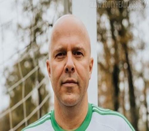 兹沃勒推出115周年纪念球衣，斯洛特、斯塔姆、赖因德斯等现身支持