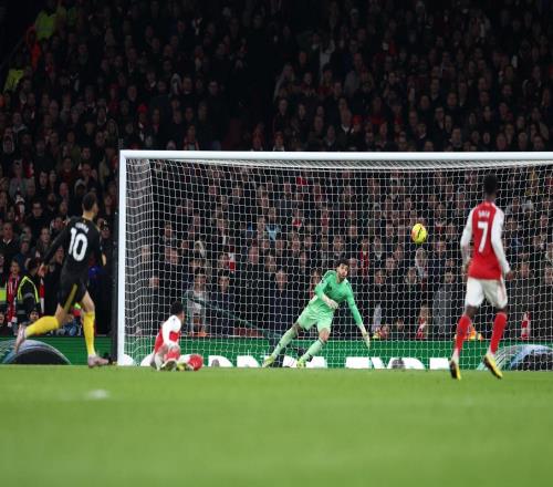 英超分析库尼亚绝杀：谢什科跑动拉开空间，加布挡了拉亚视线