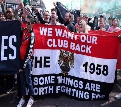 曼联球迷组织：周末赛前仍将抗议高层，好成绩归功于球员教练