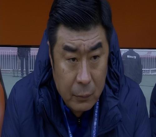 彻底躺平吗泰山队冬窗引援至今为0，4场不胜让人郁闷，前景堪忧