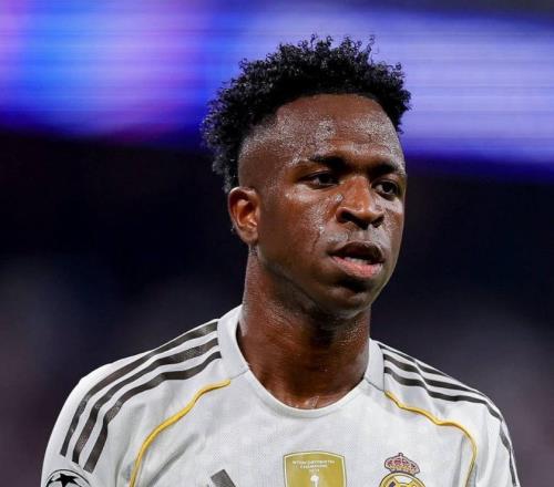 税后3000万！21场2球还狮子大开口，维尼修斯想对标姆巴佩有点难