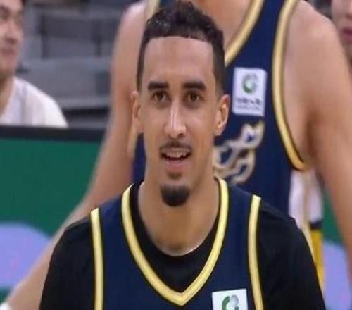 奎因32+8+11上演惊人隔扣！广东男篮主场获5连胜渐入佳境