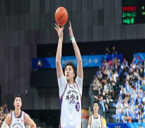 轰21+15又砍27+11！争议内线打成北控第一核心，闵鹿蕾没看错人