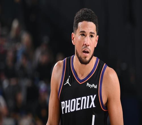 太惨了！布克脚踝扭伤，杰伦格林又伤退，杜兰特在火箭却很健康