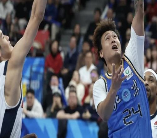 许利民：赵睿和斯佩尔曼今晚复出，但还将以此前阵容为主