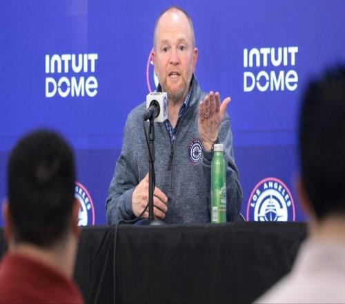 快船18战15胜最大受益人总裁弗兰克续约4年：是他决定送走保罗