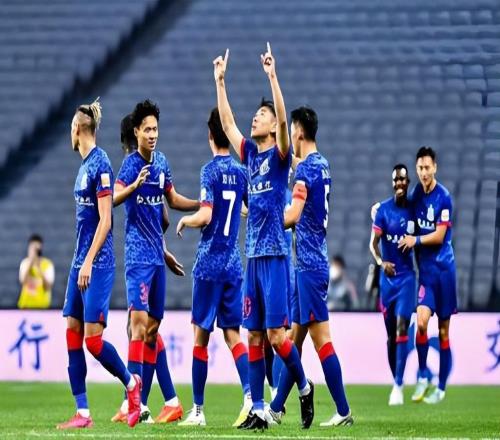 戴伟浚刚离开申花队，俱乐部锋线就迎来久违强援上位，值得期待