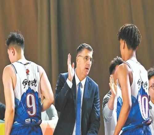 新疆领先9分却输球！格兰需警惕哈里斯+西尔扎提+吴冠希隐患！