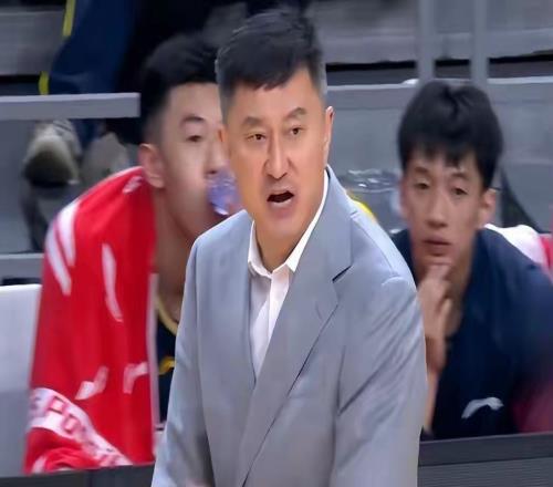 高兴太早，广东队大胜却收两个坏消息，杜锋最新发言很无奈