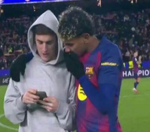 又拉仇恨巴萨晋级欧冠十六强，加维、亚马尔笑看皇马失利